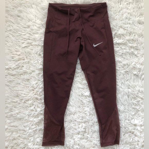 Nike Pants - Nike Dri-Fit Women’s Burgundy 3/4 Leggings Size XS